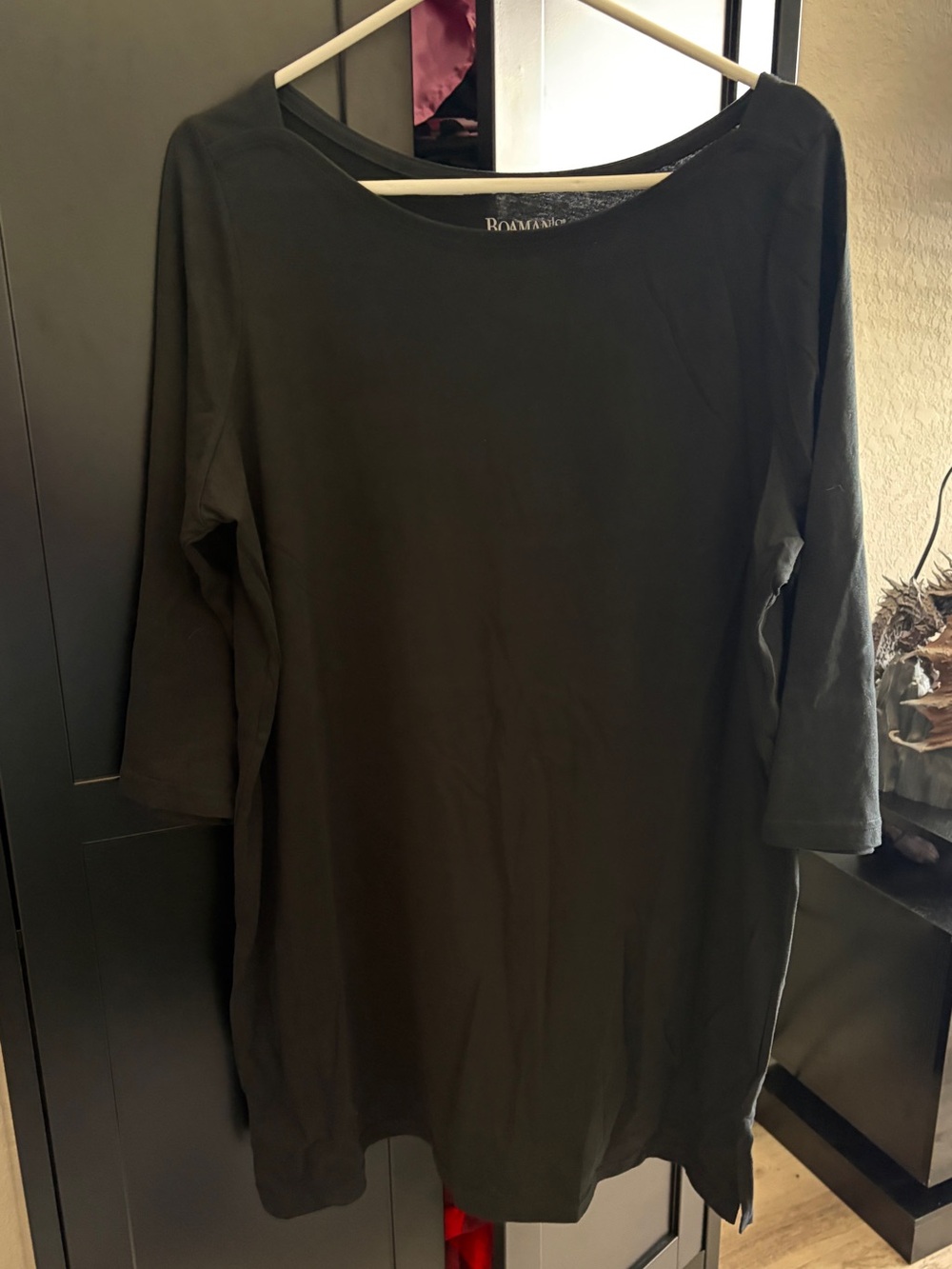 Roamans boatneck top size M
